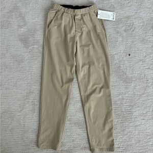 NWT Lululemon ABC Pull On (XS but runs a bit big)